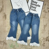 Quần jean ống loe phối ren cho bé gái