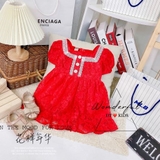 Đầm ren phối viền cổ