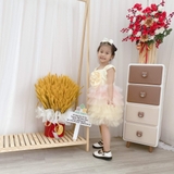 Đầm xoè ren nhiều tầng nơ ngực kèm cài tóc