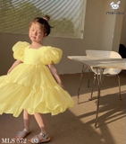 Đầm xoè voan tơ vàng tay bồng