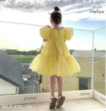 Đầm xoè voan tơ vàng tay bồng