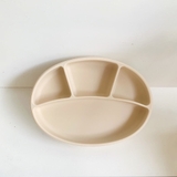Khay ăn dặm Mumbebe silicon hình oval có đế hít chống lật