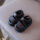 Sandal 2 màu đen trắng sành điệu cho bé