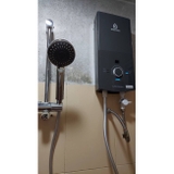 Máy nước nóng trực tiếp Ariston 4500W AURES PREMIUM+ 4.5