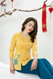 Bộ bà ba lụa ngọc trai vàng thêu hoa