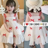 Đầm trắng nơ đỏ