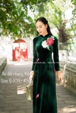 Áo dài nhung xanh thêu hoa