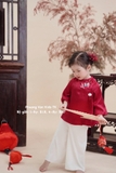 Bộ gấm thêu bé gái hàng thiết kê ( áo đỏ, quần lụa trắng)