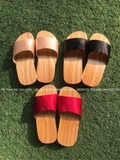 Guốc mộc quai lụa cho bé