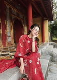 Áo dài tơ ren thêu đỏ