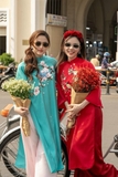 Áo dài lụa ngọc trai đỏ thêu hoa