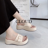 Dép đế bánh mì quai khoá