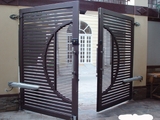 Cửa cổng sắt cánh mở