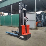Xe nâng điện Heli 1.5 tấn dắt lái giá rẻ