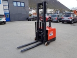 XE NÂNG ĐIỆN ĐỨNG LÁI 0.6 TẤN