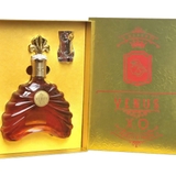 Rượu Brandy Pháp Venus X.O Product of France 700ml 40% - Chai Vỏ Sò Hộp Vàng Hoàng Gia