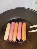 Xúc xích tươi
