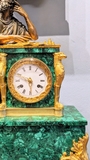 Đồng hồ tượng malachite nhà hiền triết
