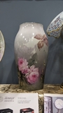 Bình Limoges hoa hồng nền trắng