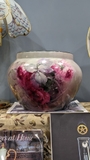 Bình Jar hoa đồng đỏ nền trắng
