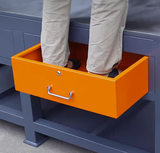 Bàn để khuôn mẫu trong nhà máy