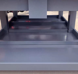 Bàn để khuôn mẫu trong nhà máy