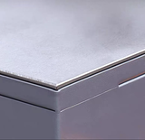 Bàn để khuôn mẫu trong nhà máy