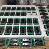 Con trượt dẫn hướng