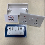 Bộ phích cắm đôi 3 chấu có công tắc kèm đế