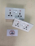Bộ phích cắm đôi 3 chấu có công tắc kèm đế