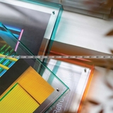 Khung Ảnh Acrylic Trong Suốt Sang Trọng Qaha Nhiều Màu Sắc Dùng Trang Trí Phòng Khách