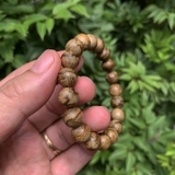 Vòng tay trầm hương VT184