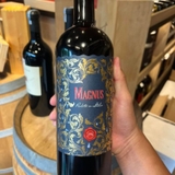 Rượu vang Ý Magnus Neoroamaro