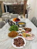 Cành đào tươi chưng Tết – Hoa hồng phấn, dáng đẹp, không khí Tết trọn vẹn