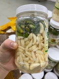 Tỏi lý sơn ngâm ớt xiêm xanh hủ 500g