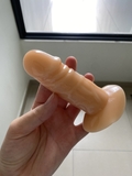 dildo-mini-gan-tuong-jiuai-bam-dinh-chac-chan