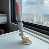 dildo-rung-thut-tu-dong-dieu-khien-smartphone-chan-de-gan-tuong-ranh-tay