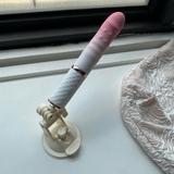 dildo-rung-thut-tu-dong-dieu-khien-smartphone-chan-de-gan-tuong-ranh-tay