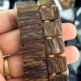 Lắc trầm hương bì dầu đỏ