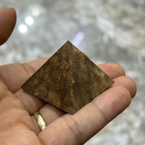 Mặt dây chuyền kim tự tháp trầm banh đỏ Vip 4x4 Chuẩn Trầm