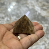 Mặt dây chuyền kim tự tháp trầm banh đỏ Vip 4x4 Chuẩn Trầm