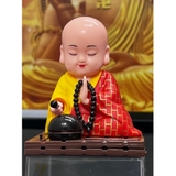 Tượng phật chú tiểu gõ mõ tụng kinh - Tượng GM05 gật đầu bằng NLMT