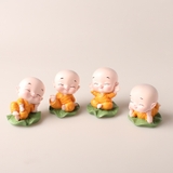 Tượng Sư Thầy và chú tiểu ngồi thiền lá sen