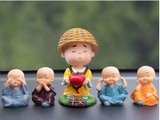 Set chú tiểu cầm táo+ thảm oval+ 4 chú tiểu tứ không.
