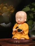Tượng phật chú tiểu gõ mõ tụng kinh - Tượng GM05 gật đầu bằng NLMT