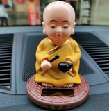 Tượng phật chú tiểu gõ mõ tụng kinh - Tượng GM05 gật đầu bằng NLMT