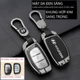 Bộ ốp kim loại lưng da + móc khoá dây da hãng Hyundai