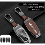 Bộ ốp kim loại lưng da + móc khoá dây da hãng Hyundai