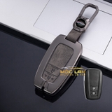 Bộ ốp kim loại lưng da lộn dập chìm logo + móc khoá TOYOTA
