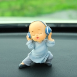 Chú tiểu áo xanh ngộ nghĩnh đáng yêu - 3 chủ đề lao động, âm nhạc, luyện võ